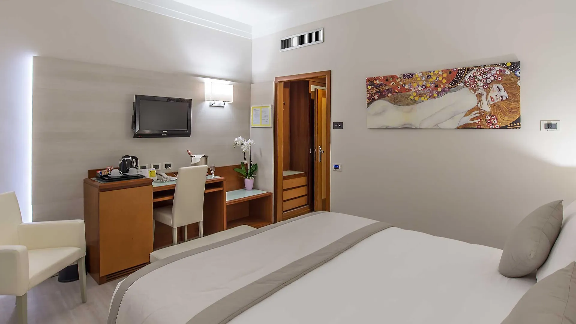 Hotel La Giocca Rome 4*,  Italy