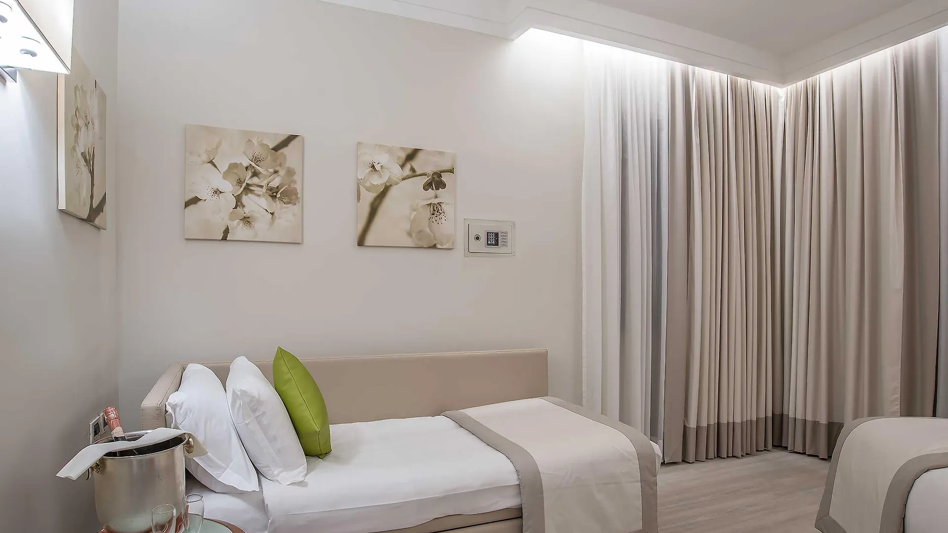 Hotel La Giocca Rome 4*,  Italy